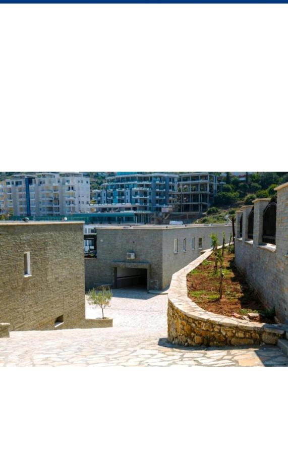 Villa Amos At Aquamarine Residence Vlorë Buitenkant foto