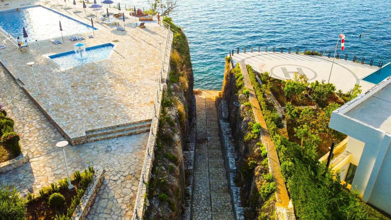 Villa Amos At Aquamarine Residence Vlorë Buitenkant foto