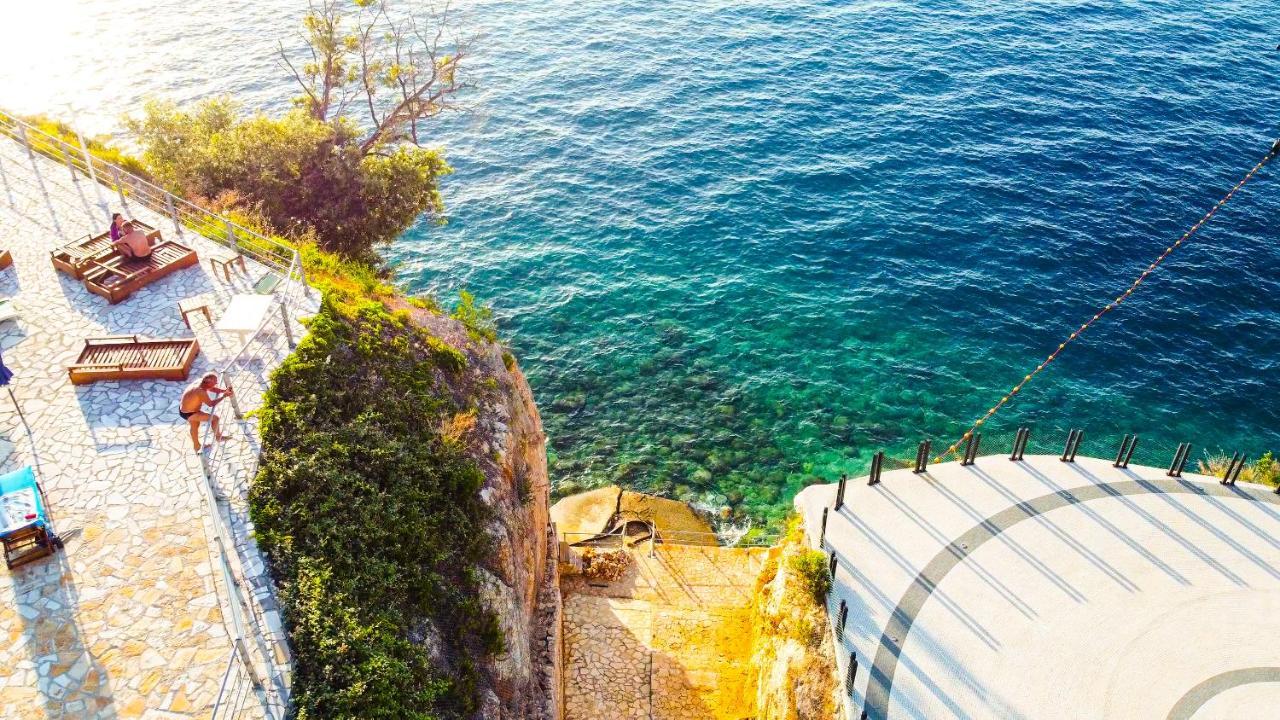 Villa Amos At Aquamarine Residence Vlorë Buitenkant foto