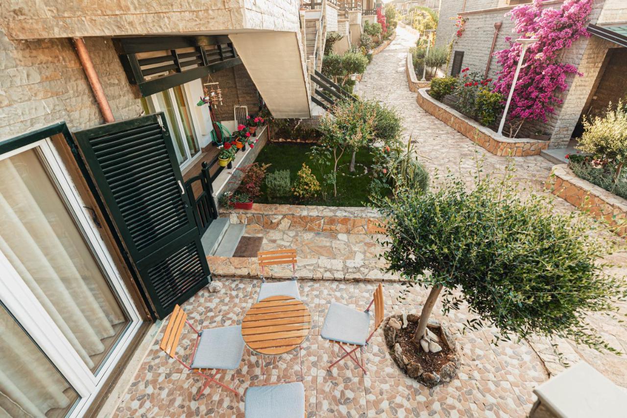 Villa Amos At Aquamarine Residence Vlorë Buitenkant foto