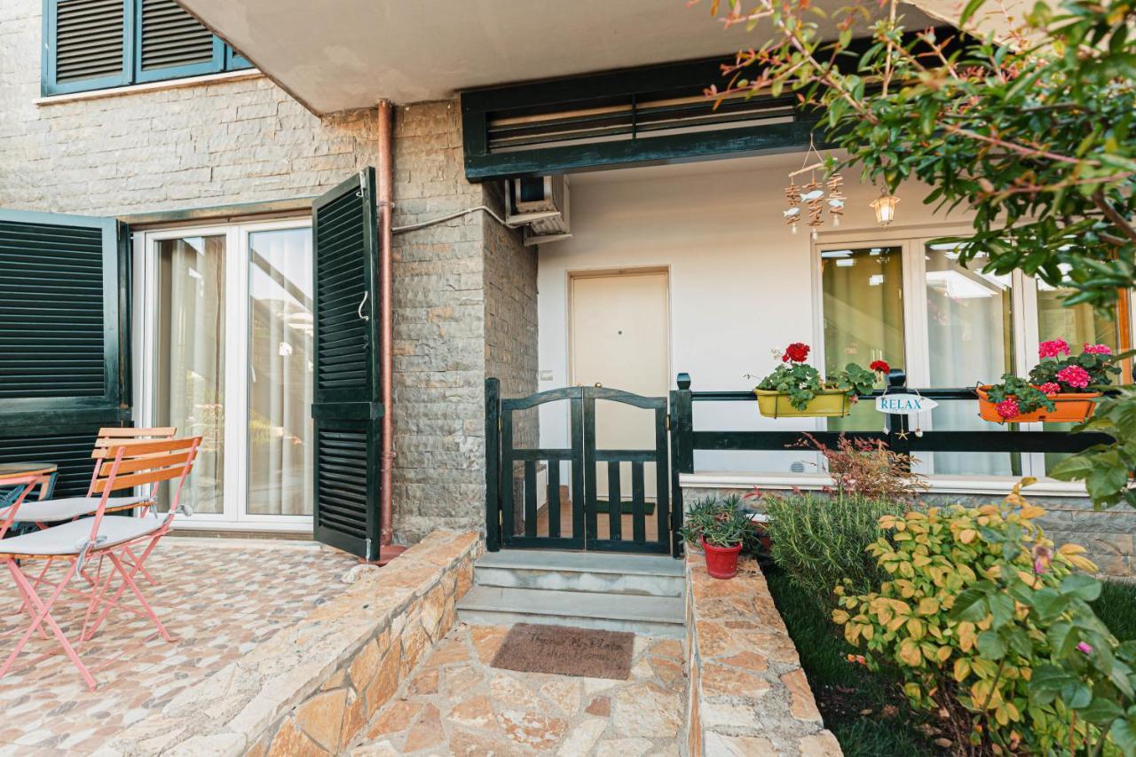 Villa Amos At Aquamarine Residence Vlorë Buitenkant foto