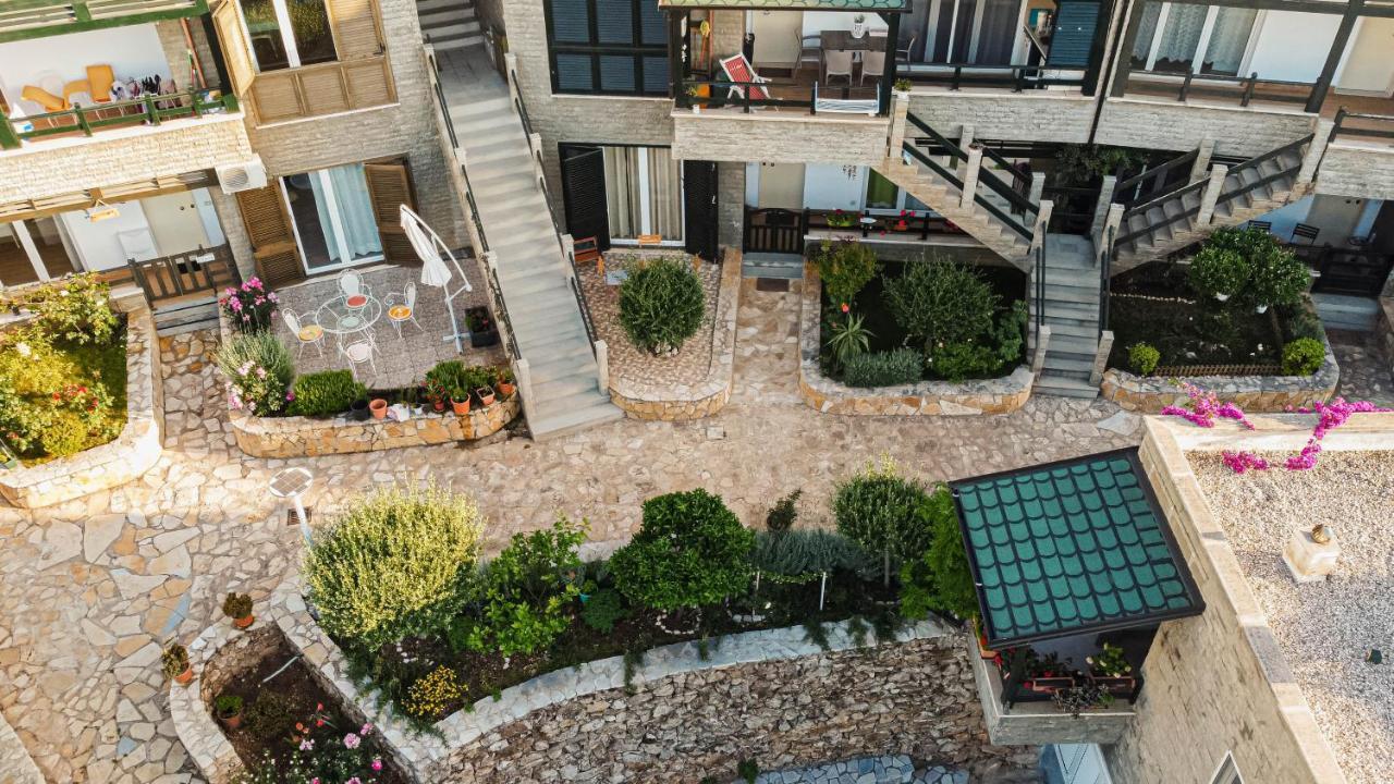 Villa Amos At Aquamarine Residence Vlorë Buitenkant foto