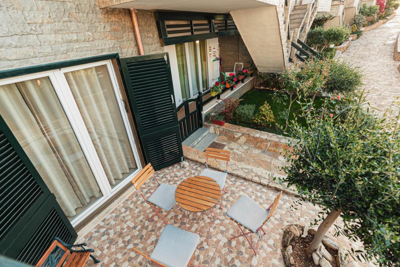 Villa Amos At Aquamarine Residence Vlorë Buitenkant foto