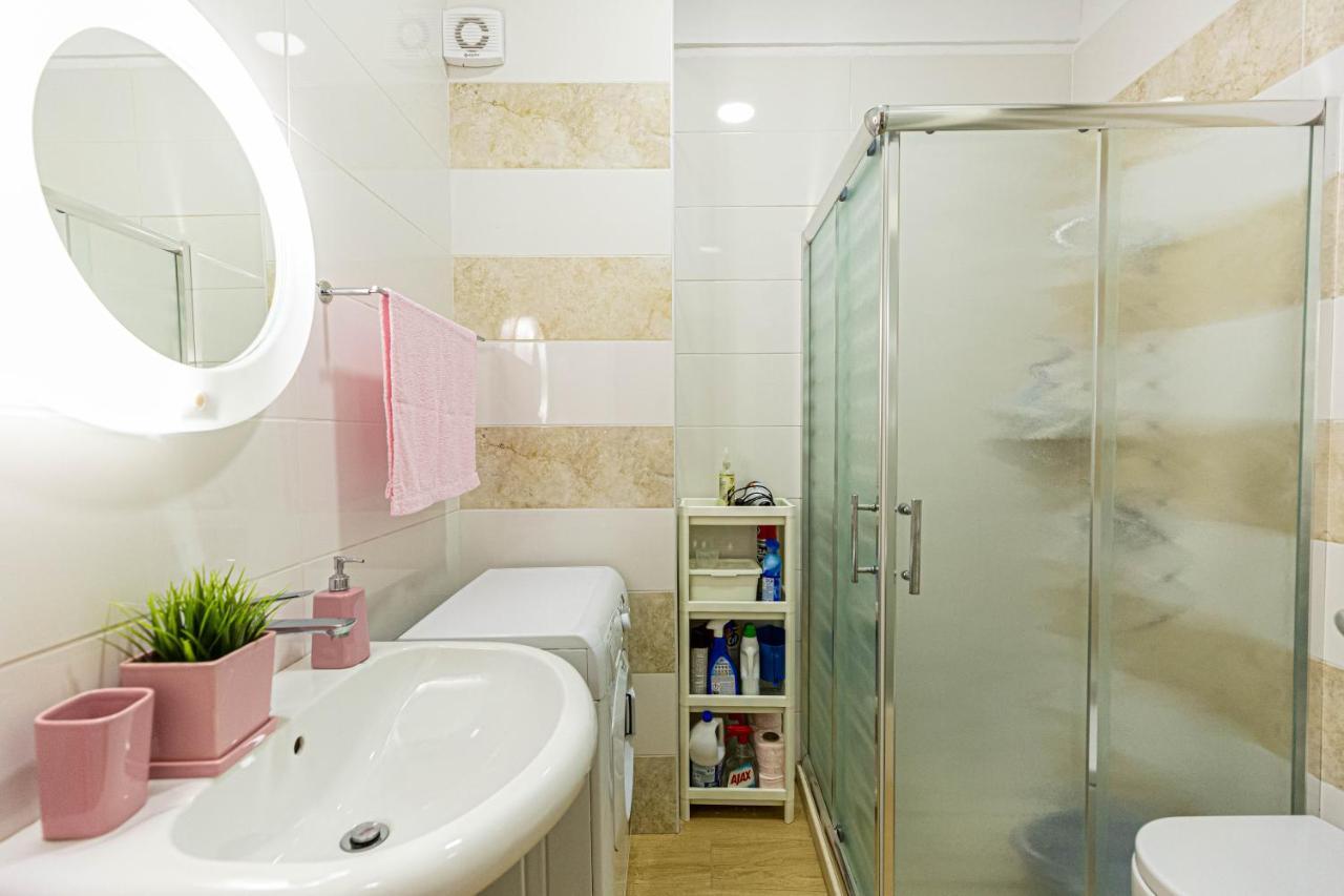 Villa Amos At Aquamarine Residence Vlorë Buitenkant foto