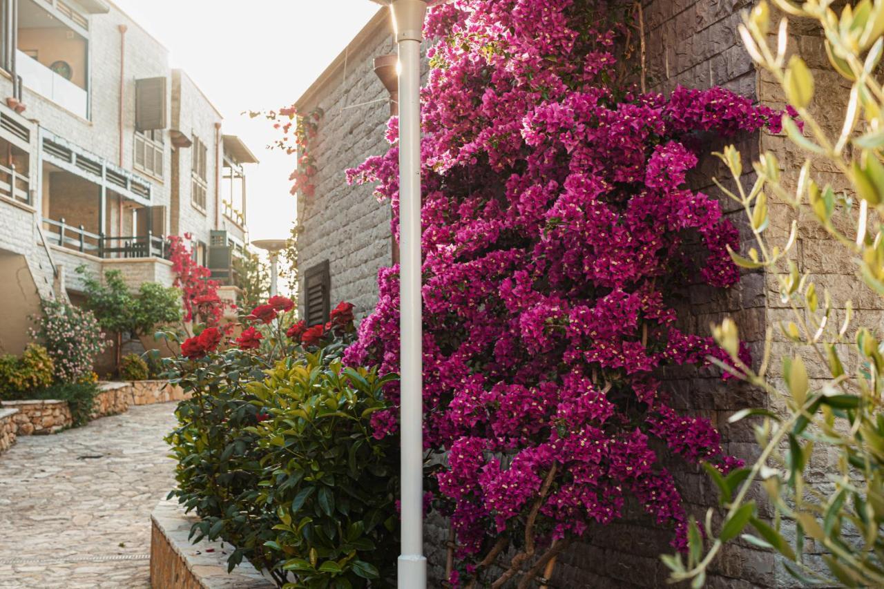 Villa Amos At Aquamarine Residence Vlorë Buitenkant foto