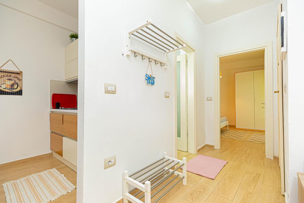 Villa Amos At Aquamarine Residence Vlorë Buitenkant foto