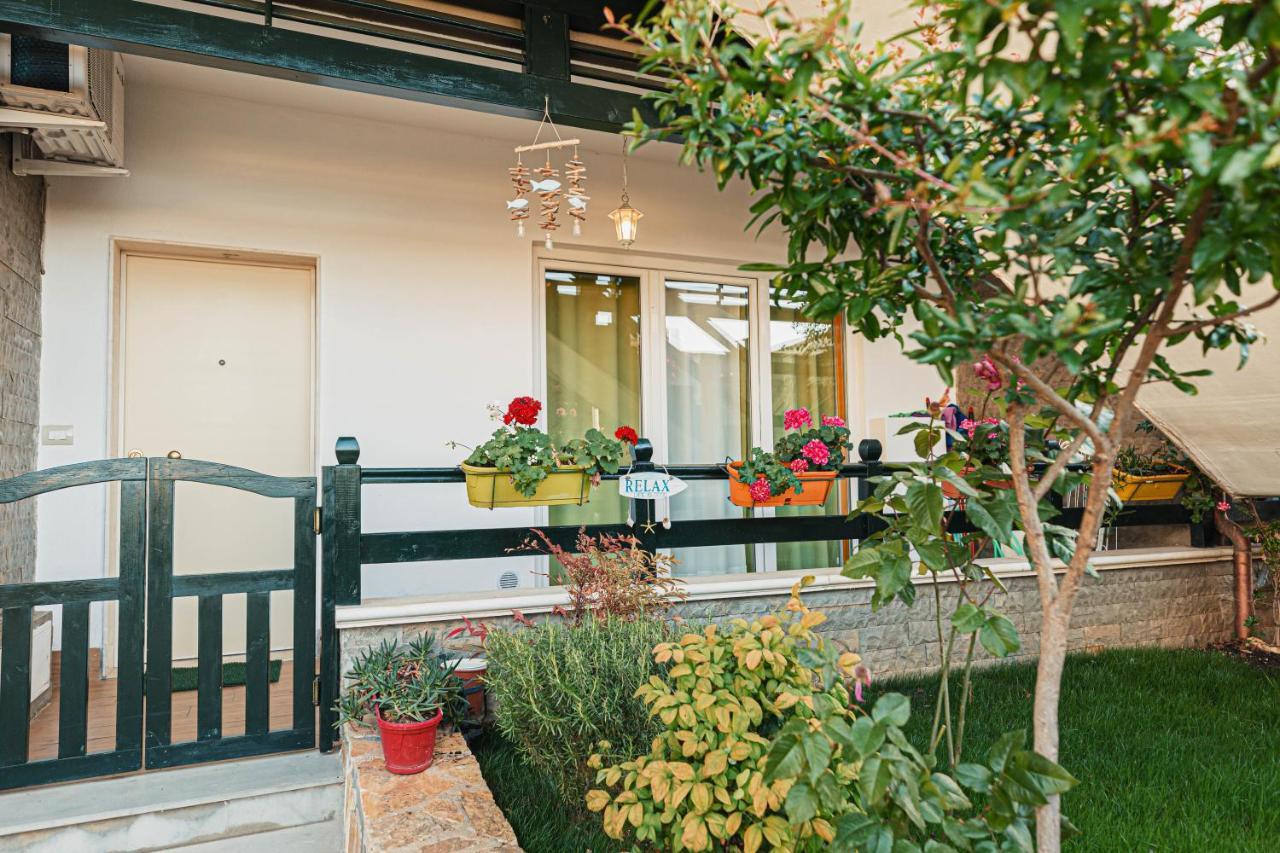 Villa Amos At Aquamarine Residence Vlorë Buitenkant foto