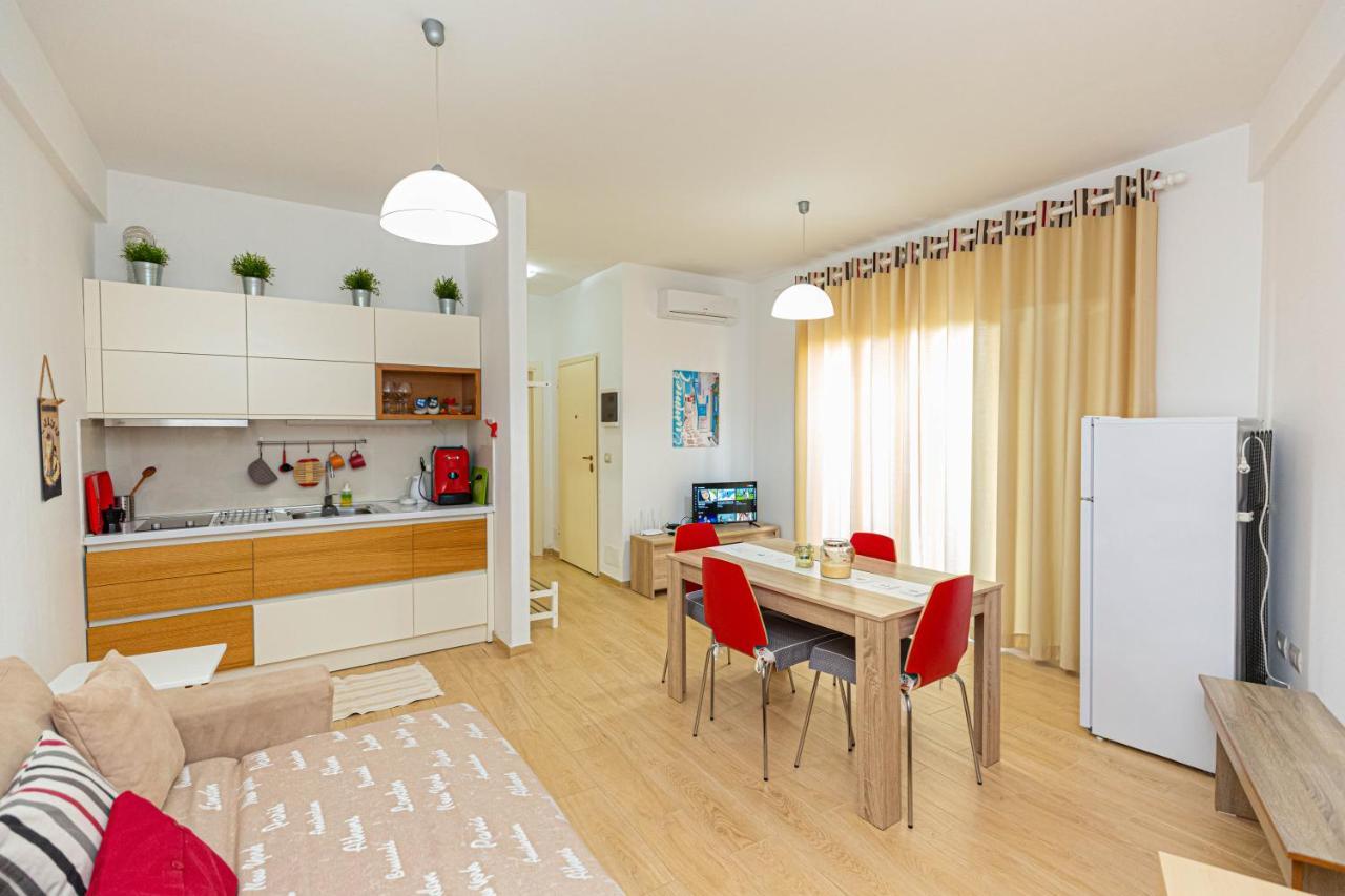 Villa Amos At Aquamarine Residence Vlorë Buitenkant foto